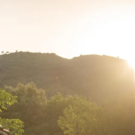 El Vilarot. La Casa De Piedra En La Naturaleza. * 赫罗纳