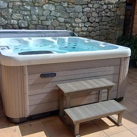 El Vilarot. La Casa De Piedra En La Naturaleza. * 赫罗纳