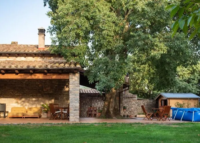 Chalet El Vilarot. La Casa De Piedra En La Naturaleza. *