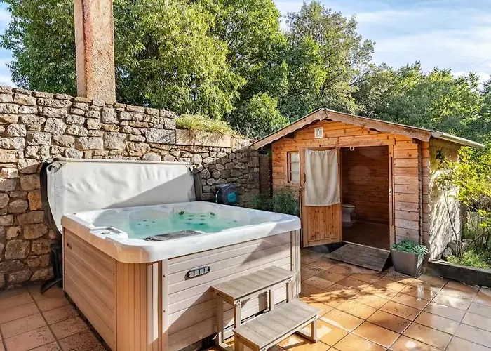 El Vilarot. La Casa De Piedra En La Naturaleza. Chalet Gerona