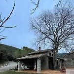 El Vilarot. La Casa De Piedra En La Naturaleza. Шале *