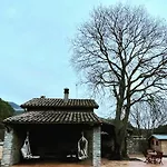 El Vilarot. La Casa De Piedra En La Naturaleza. Chalet