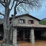 El Vilarot. La Casa De Piedra En La Naturaleza. * Girona