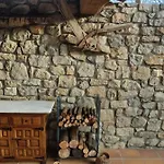 El Vilarot. La Casa De Piedra En La Naturaleza. Chalet