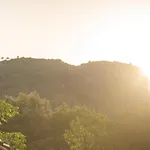 El Vilarot. La Casa De Piedra En La Naturaleza. * Girona