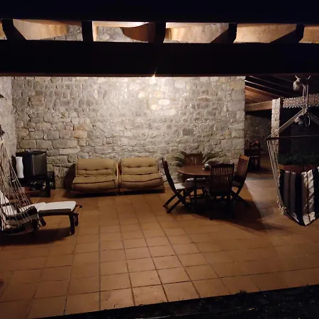 Chalet El Vilarot. La Casa De Piedra En La Naturaleza. Gerona