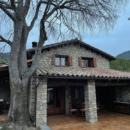 El Vilarot. La Casa De Piedra En La Naturaleza. * Girona
