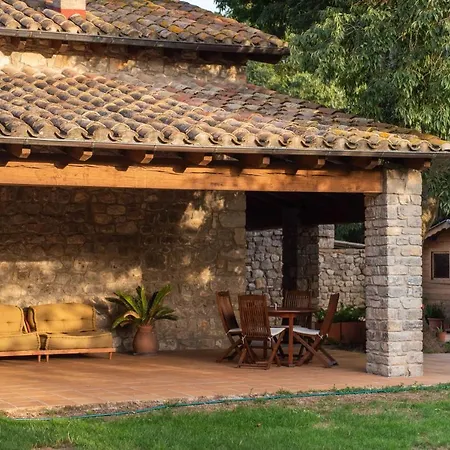 Chalet El Vilarot. La Casa De Piedra En La Naturaleza. Gerona