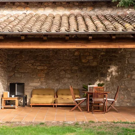 El Vilarot. La Casa De Piedra En La Naturaleza. * Gerona