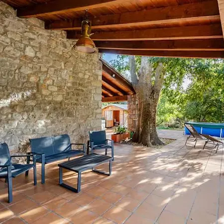 El Vilarot. La Casa De Piedra En La Naturaleza. Шале Жерона