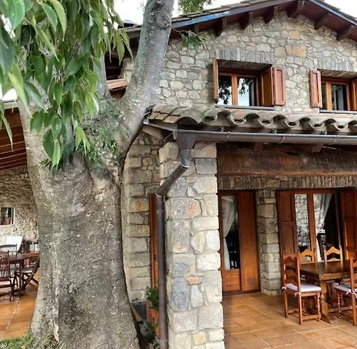 El Vilarot. La Casa De Piedra En La Naturaleza. Chalet