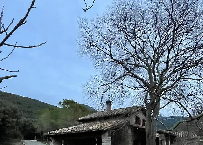 El Vilarot. La Casa De Piedra En La Naturaleza. Шале *