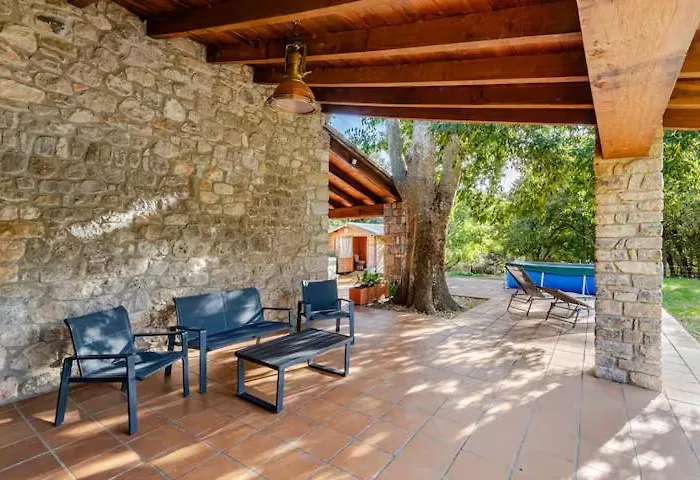 El Vilarot. La Casa De Piedra En La Naturaleza. Шале Жерона